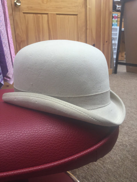 Size 6 5/8 Derby