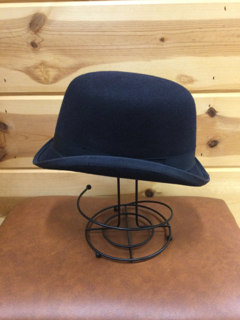 Size 7 Derby