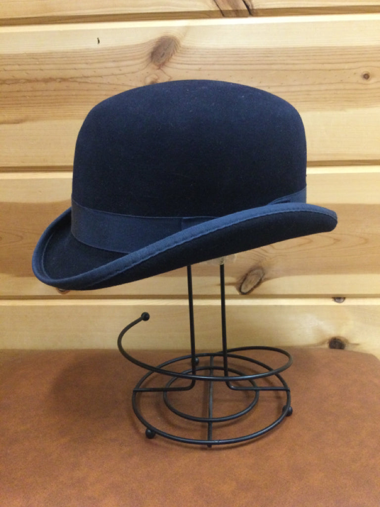 Size 6 7/8 Derby