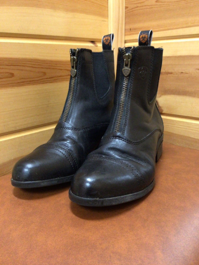 Size 8 1/2 Boots - Matte