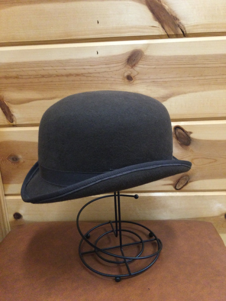 Size 7 1/8 Derby