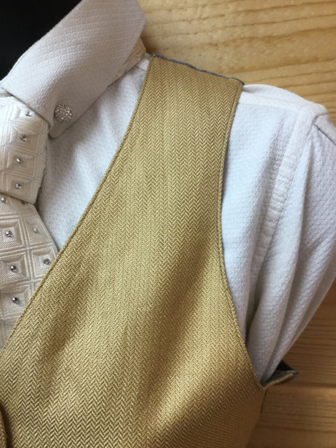 C 34 W 32 NW 18.5 Vest
