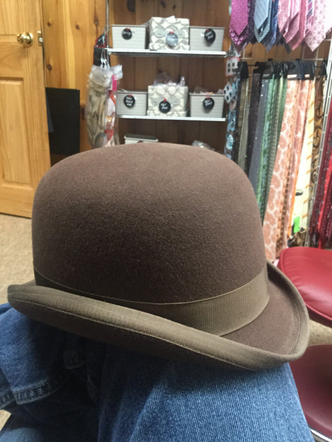Size 6 3/4 Derby