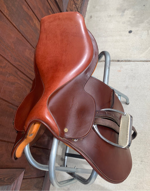 Saddle