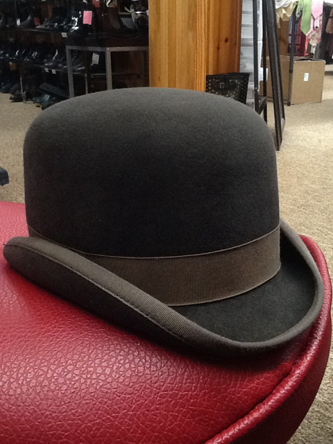 Size 6 5/8 Derby