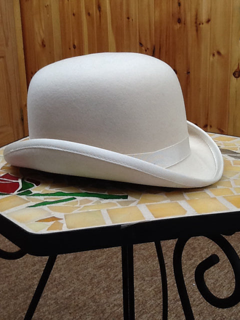 Size 6 1/2 Derby
