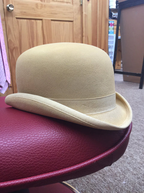 Size 7 1/8 Derby