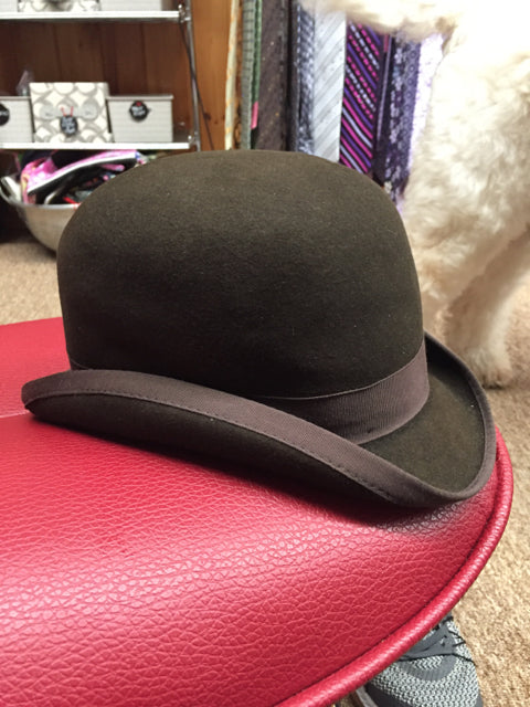Size 6 5/8 Derby