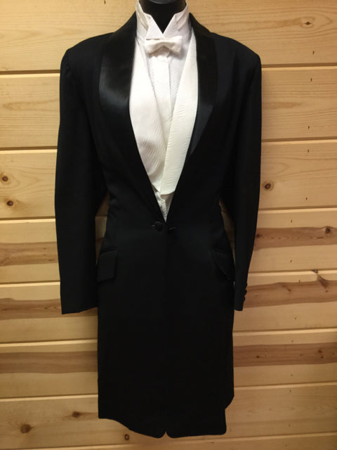 C 40 SS 15.5 NW 17 NK 38 SW 23 W 29+2 IS 32 Formal Tuxedo