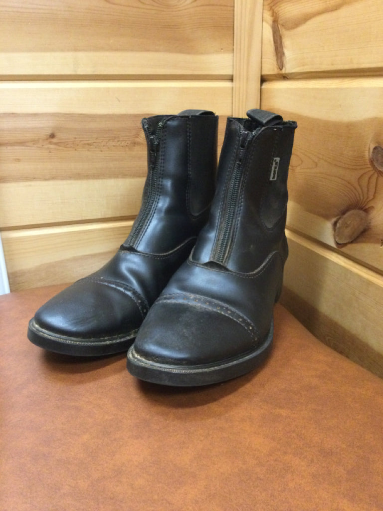 Size 8 1/2 Boots - Matte