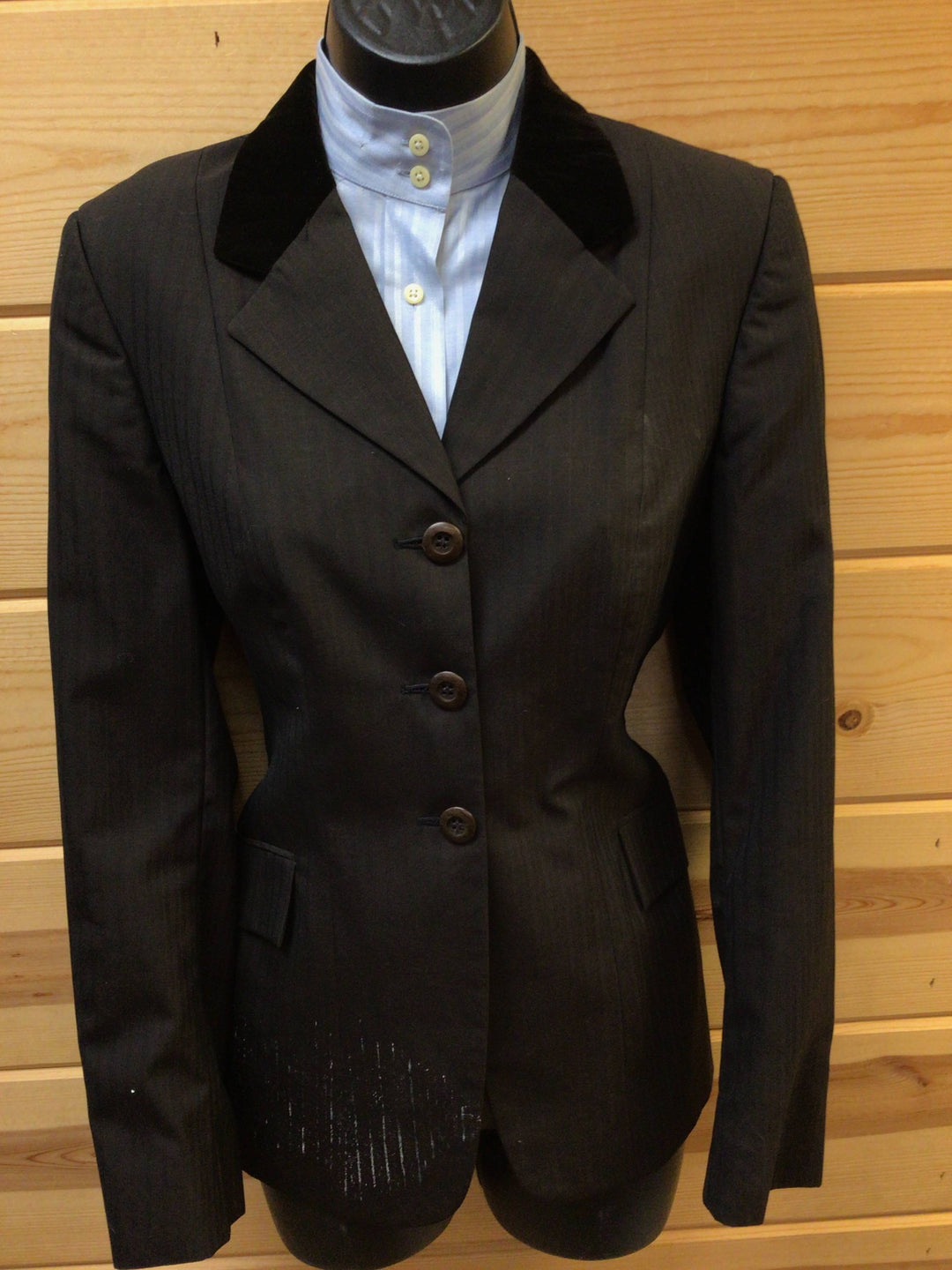 C 36 SS 15 CL 26 SW 23.5 W 32 Hunt Jacket