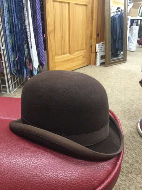 Size 6 3/4 Derby