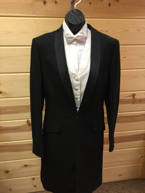 C 40 SS 16.5 NW 17 NK 37 SW 25.5 W 28+2 IS 36+2 Formal Tuxedo