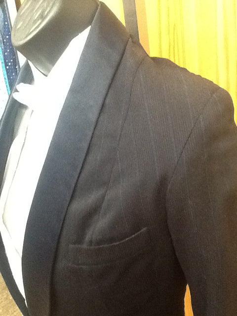 C 32 SS 14 NW 18 NK 34.5 SW 23 W 25 IS 34 Formal Tuxedo