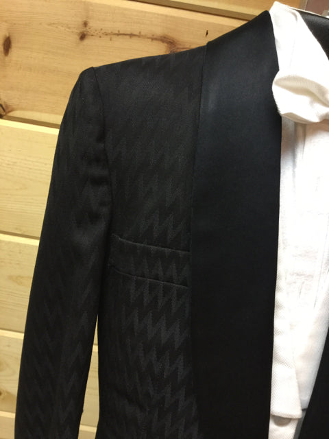 C 31 SS 11.5 NW 14 NK 34.5 SW 23 W 24+2 IS 34 Formal Tuxedo