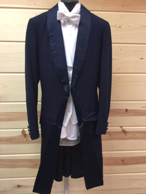 C 30 SS 13 NW 15.5 NK 34.5 SW 22 W 26+2.5 IS 32 Formal Tuxedo
