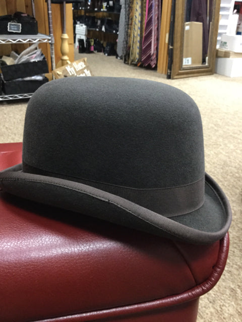 Size 6 5/8 Derby