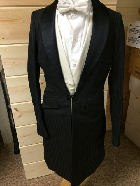 C 31 SS 13 NW 13.5 NK 30.5 SW 22 W 26 IS 31 Formal Tuxedo