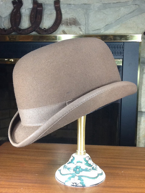 Size 6 3/4 Derby