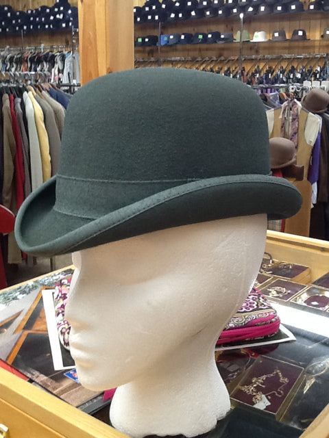 Size 6 1/2 Derby