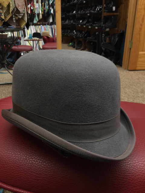 Size 6 3/4 Derby