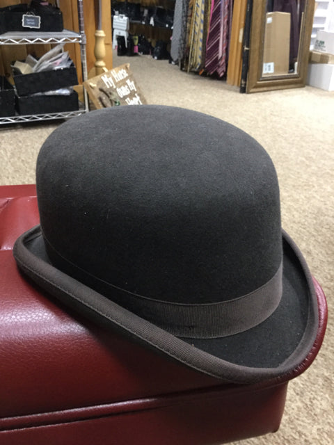 Size 6 5/8 Derby