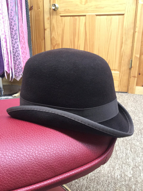 Size 6 7/8 Derby