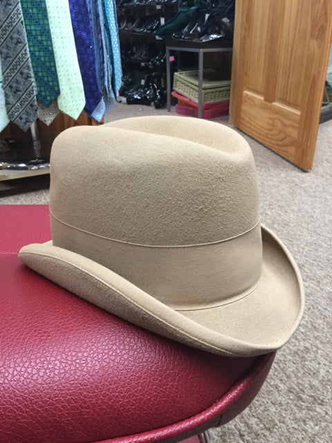 Size 7 Homburg