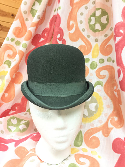 Size 6 5/8 Derby