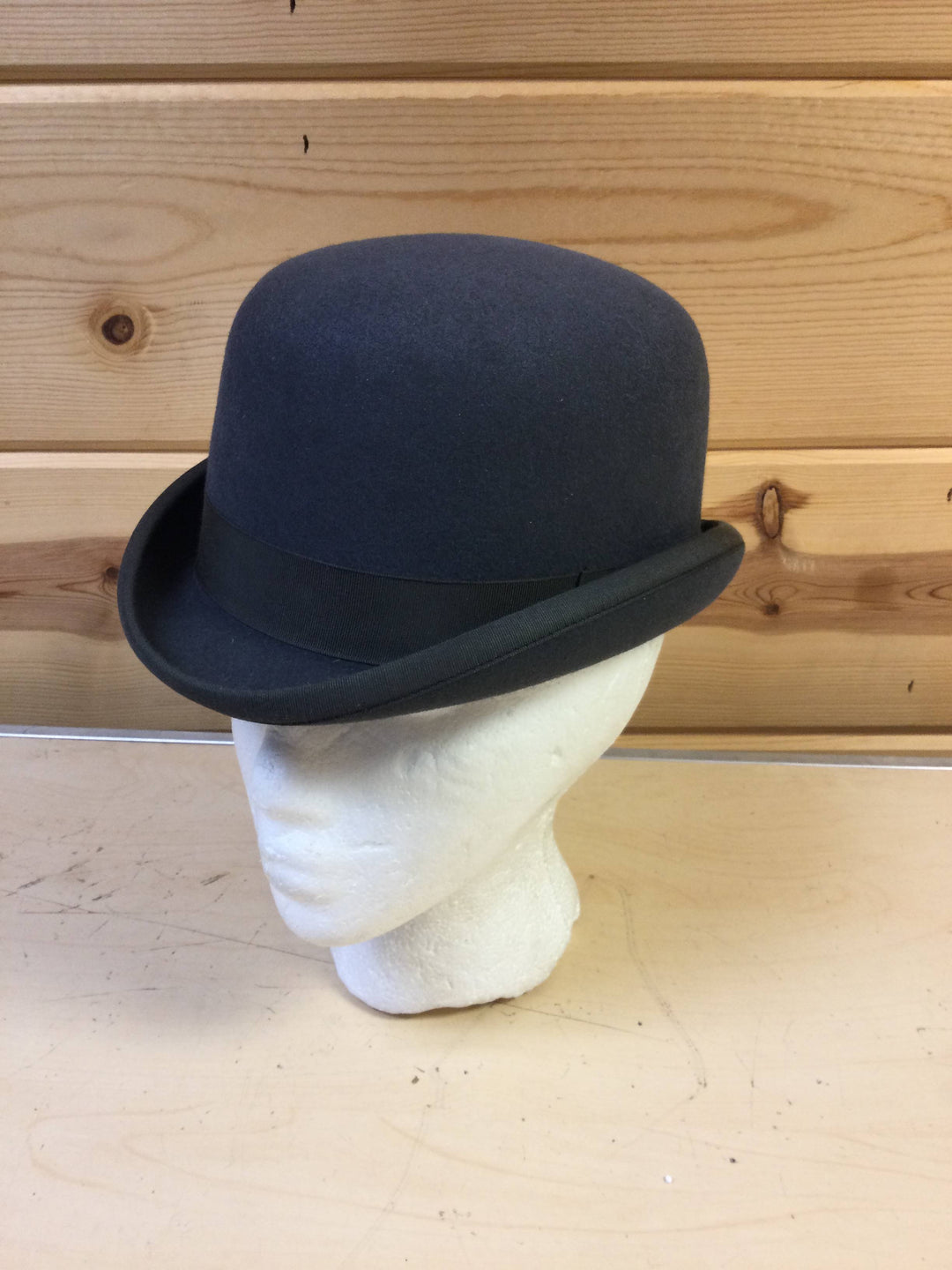 Size 6 1/2 Derby