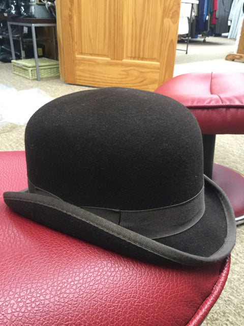 Size 6 5/8 Derby