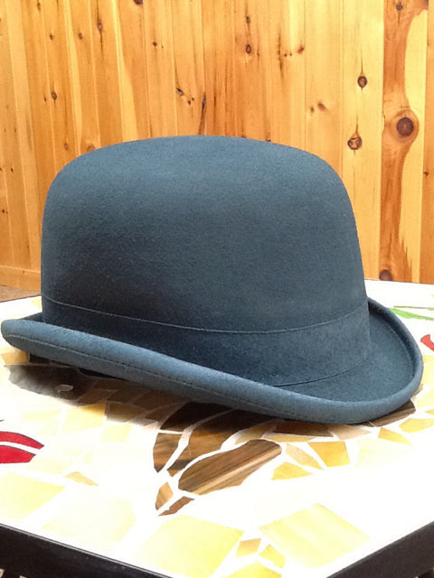 Size 6 3/4 Derby
