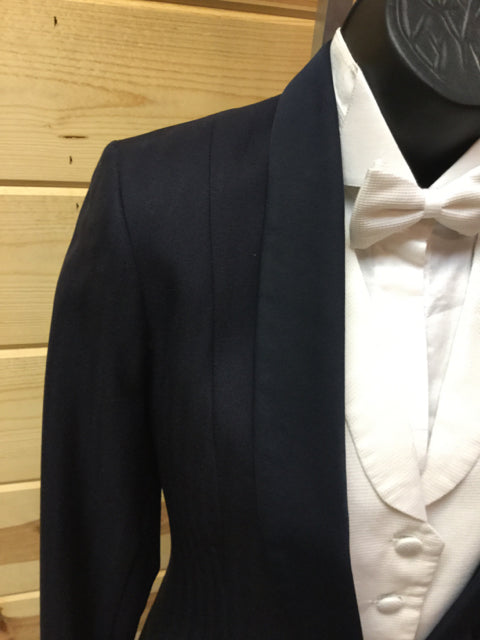 C 32 SS 13 NW 17.5 NK 38 SW 25 W 31 IS 36.5 Formal Tuxedo