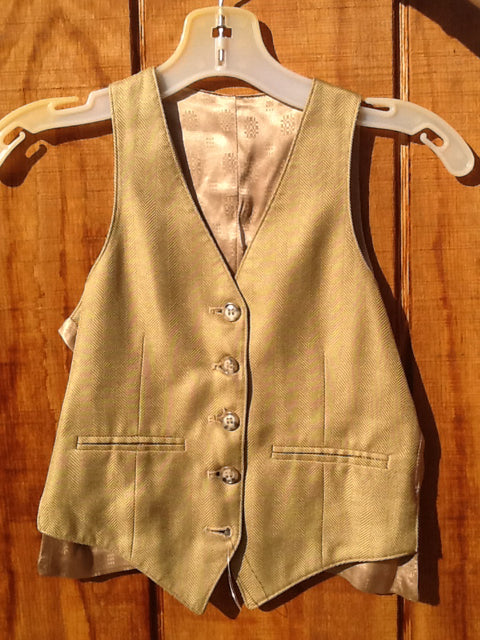 C 28 W 24 NW 14.5 Vest