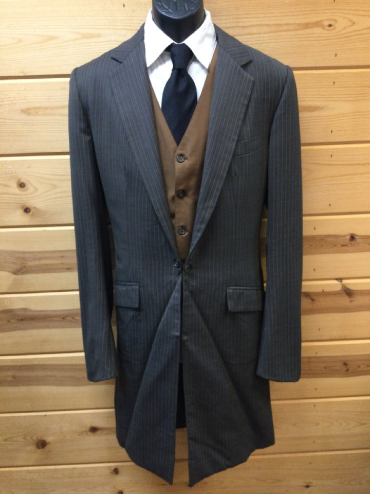 C 44 SS 17.5 NW 17 NK 38.5 SW 28.5 IS 37 Men's Suit