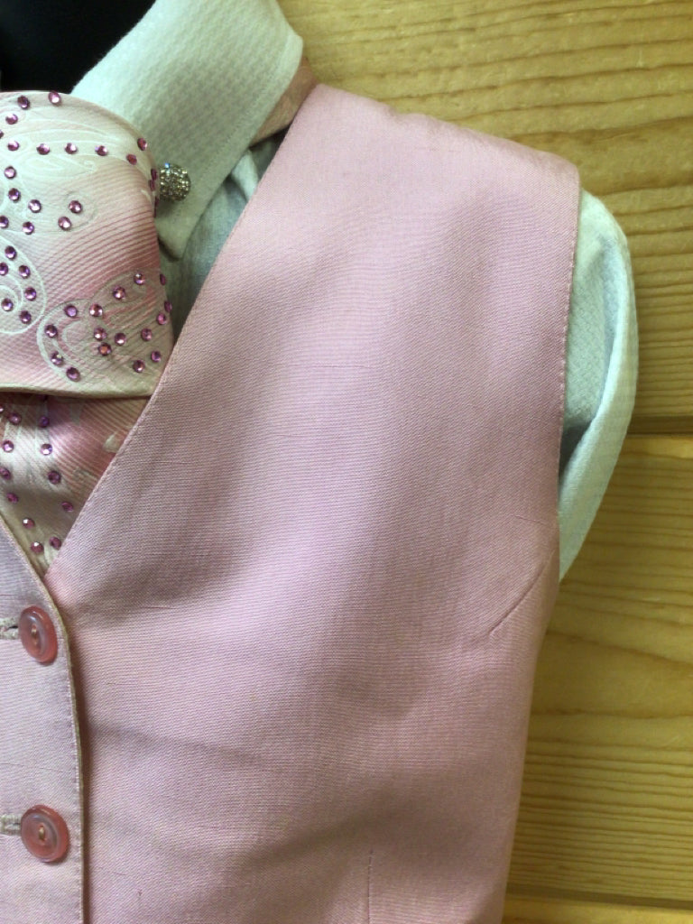 C 30 W 26.5 NW 16 Vest