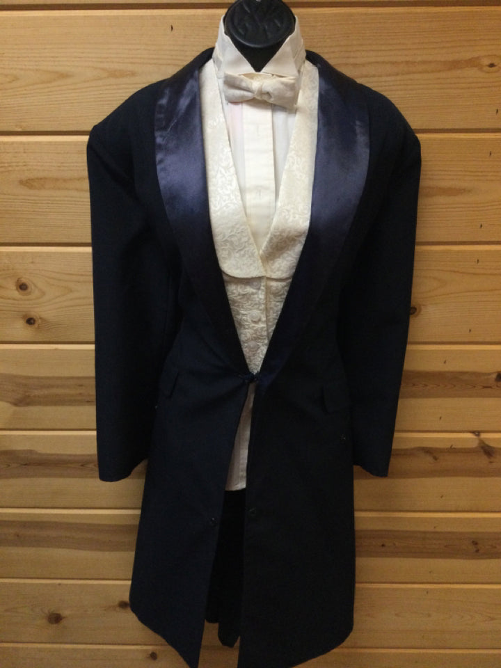 C 48 SS 19 NW 19 NK 40.5 SW 22 W 38 IS 32.5 Formal Tuxedo