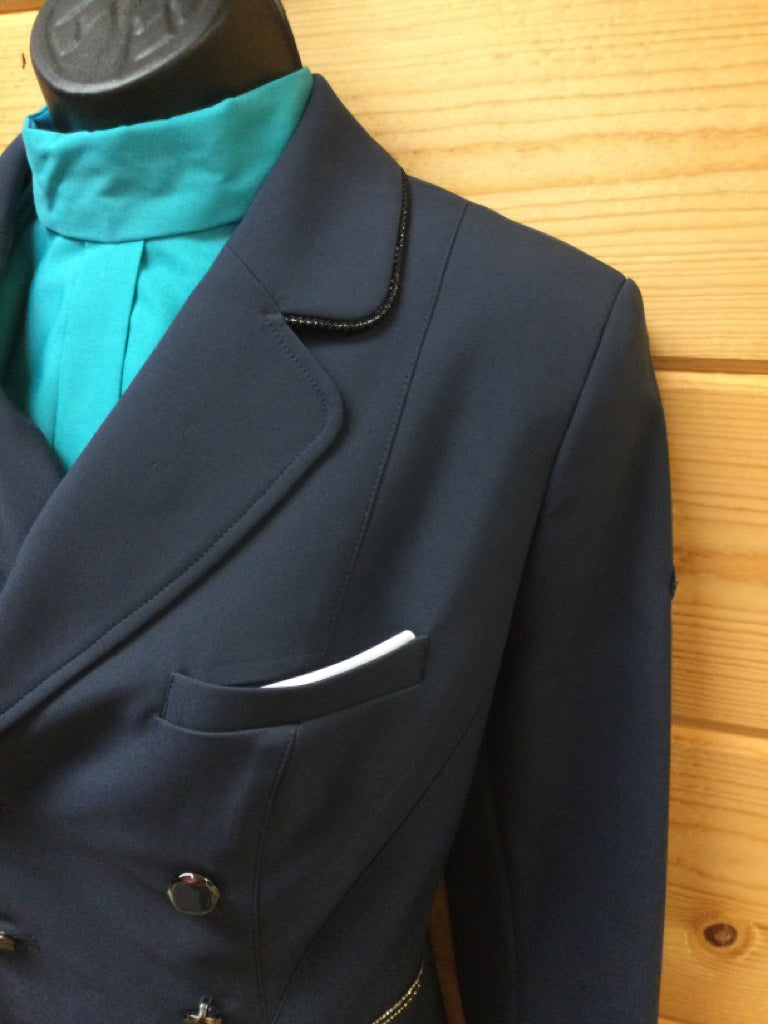 C 37 SS 15.5 CL 25 SW 23.5 W 34 Hunt Jacket