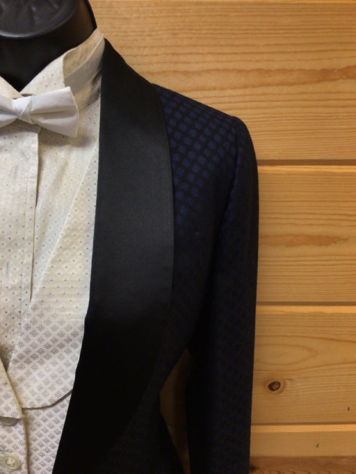 C 38.5 SS 14.5 NW 16.5 NK 36 SW 24.5 W 30+4 IS 33+2 Formal Tuxedo