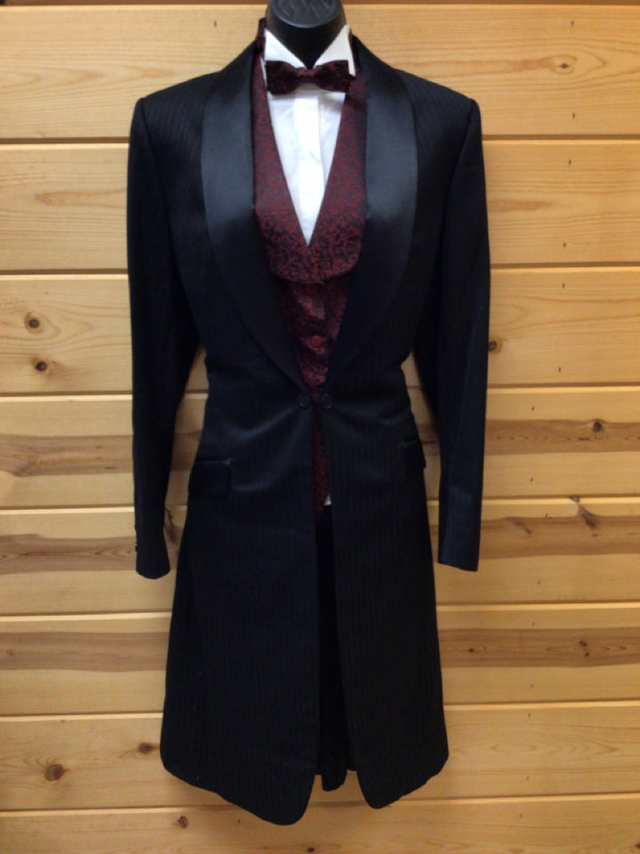 C 39 SS 16 NW 18.5 NK 40.5 SW 25 W 30+2 IS 36+2 Formal Tuxedo
