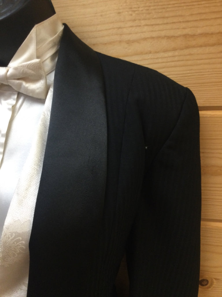 C 40 SS 17 NW 16.5 NK 38 SW 25.5 W 36 IS 33.5 Formal Tuxedo