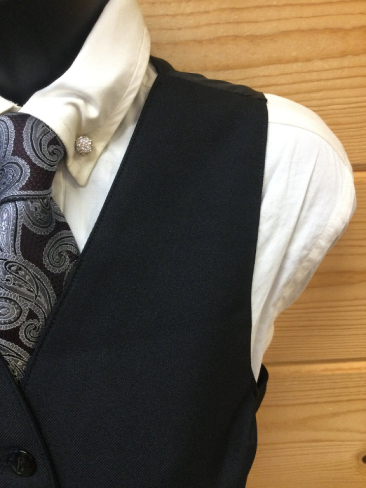 C 38 W 34 NW 17.5 Vest