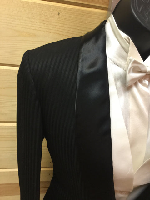 C 37 SS 14.5 NW 16 NK 35.5 SW 24 W 29 IS 33+3 Formal Tuxedo