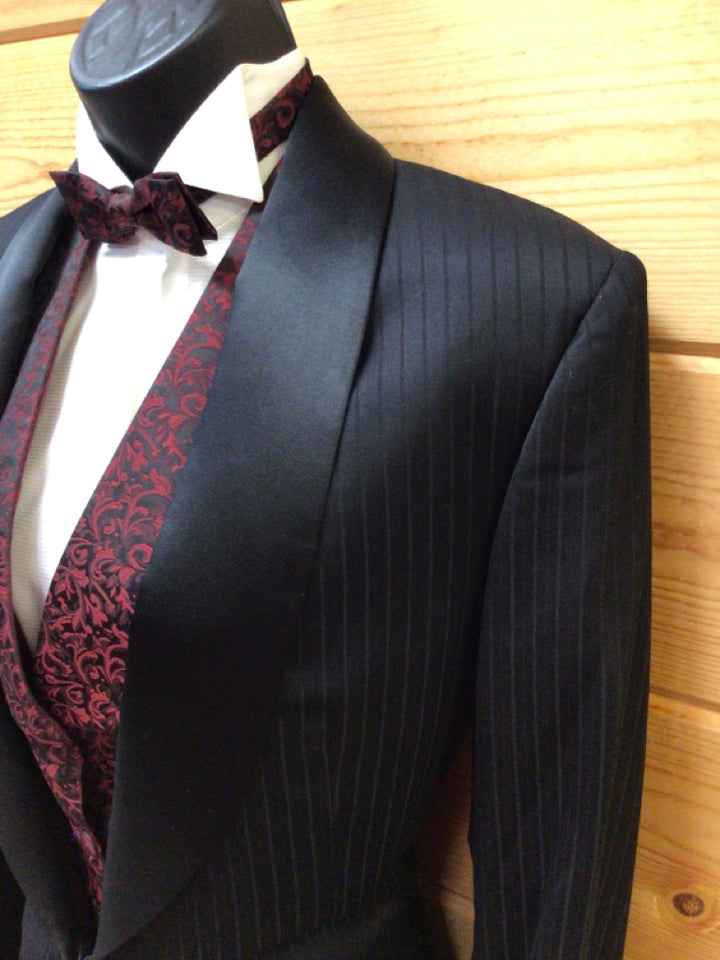 C 39 SS 16 NW 18.5 NK 40.5 SW 25 W 30+2 IS 36+2 Formal Tuxedo