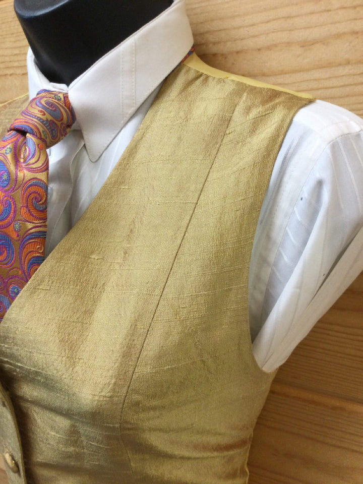 C 34 W 30 NW 17.5 Vest