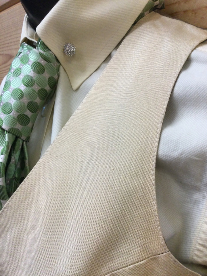 C 33 W 28 NW 18 Vest