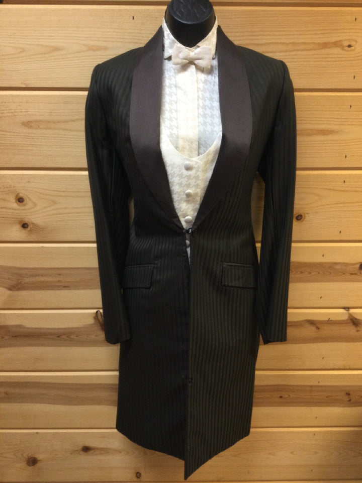 C 36 SS 13.5 NW 15 NK 36 SW 24 W 29 IS 35+1.5 Formal Tuxedo