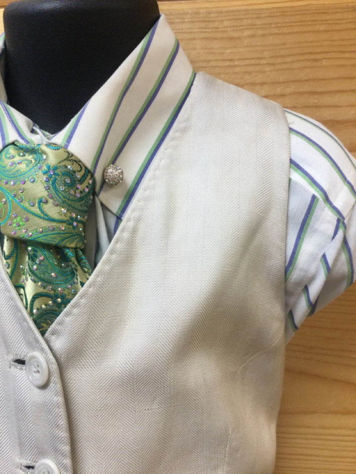 C 27 W 26 NW 15 Vest