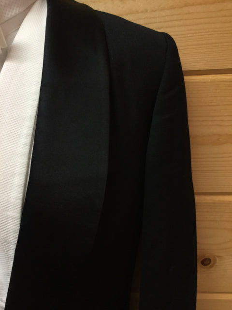 C 37 SS 15.5 NW 18 NK 38 SW 25.5 W 29 IS 37 Formal Tuxedo
