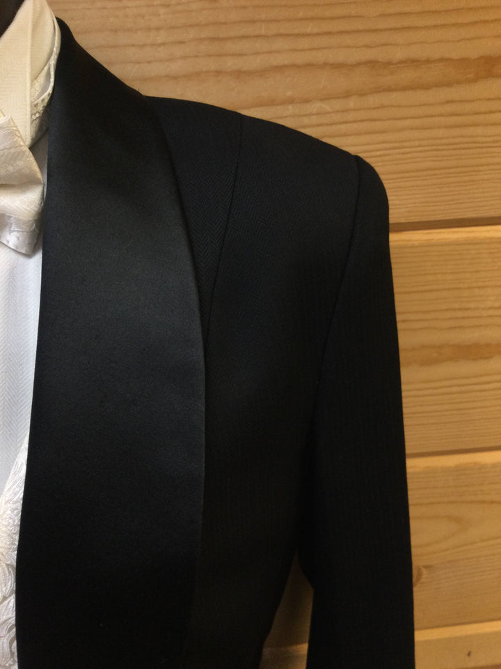 C 38 SS 15.5 NW 16 NK 37 SW 24 W 31 IS 34+3 Formal Tuxedo